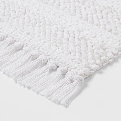  20"x32" Knit Striped Chenille Bath Rug Fringe White - Threshold™