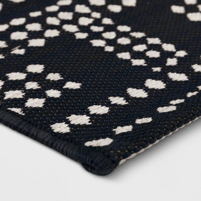  7' X 10' Medallion Outdoor Rug Navy - Threshold™
