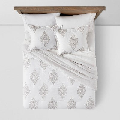  Medallion Printed Family-Friendly Comforter & Sham Set - Threshold™