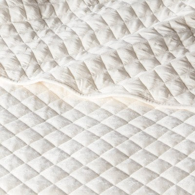 Luxe Diamond Stitch Velvet Quilt - Threshold™