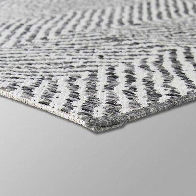  7' X 10' Herringbone Outdoor Rug Black/White - Threshold™