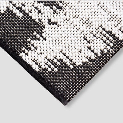  Garden Ikat Outdoor Rug Black - Threshold