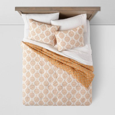  Medallion Printed Comforter & Sham Set Off-White/Dark Gold - Threshold™
